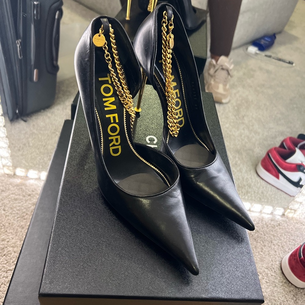 Tom Ford Black Leather Heels with Gold Chain Detail